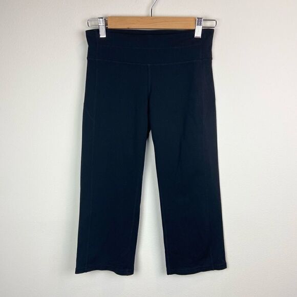 Athleta Kickbooty Capri Pants - Picture 2 of 8